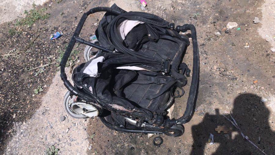 الشرطة تنقذعائلة من مبنى مليئ بالدخان في قرية جسر الزرقاء